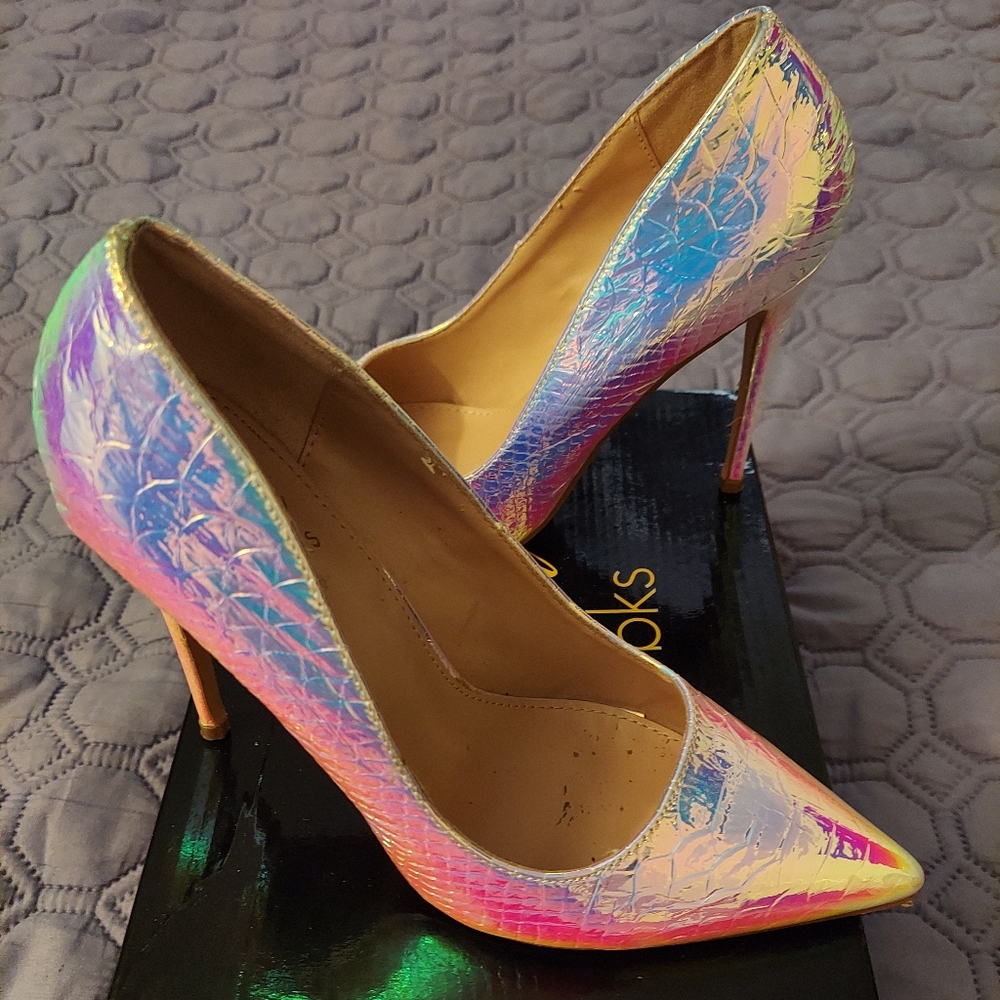 Holographic pumps